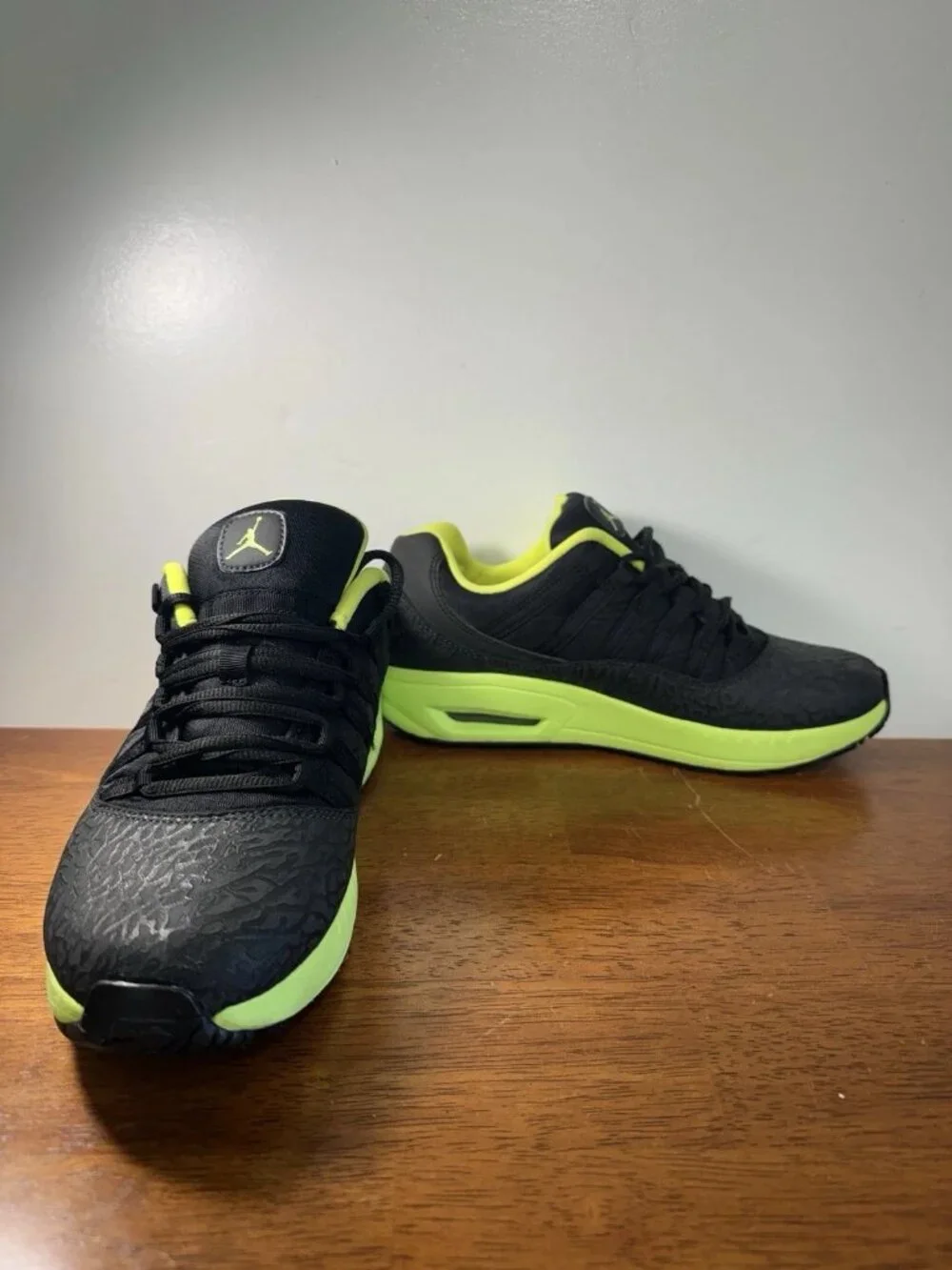 Air Jordan CMFT Viz Air 11 GS 6.5Y Black Volt 428833-002 Vintage